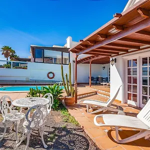 Villa Tias Villa
